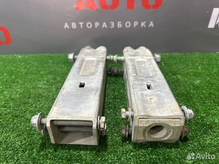 Кронштейн усилителя переднего бампера Audi A6 C6