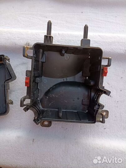 Рено Меган 3 корпус блока предохранителей