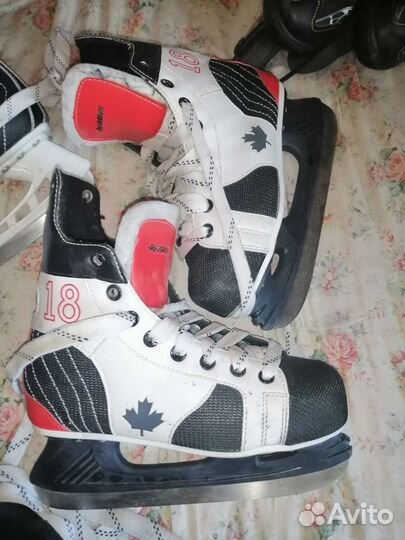 Коньки разные