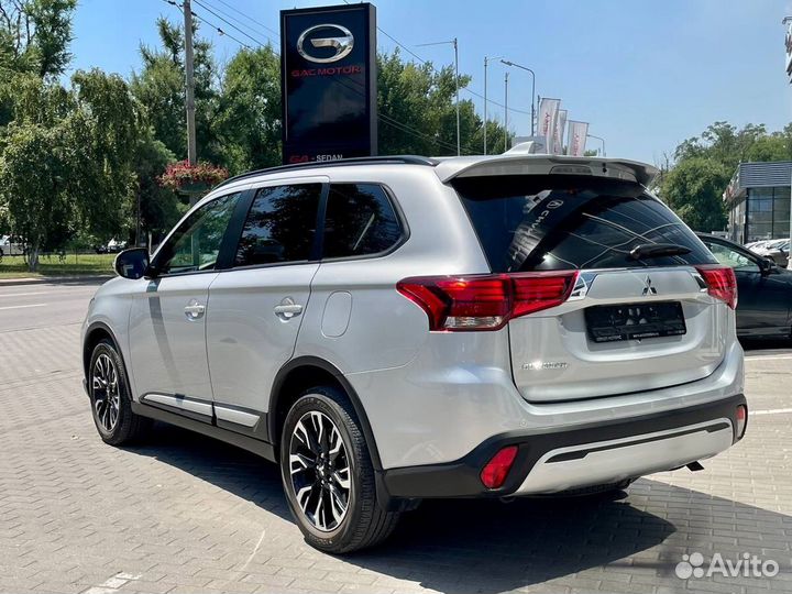 Mitsubishi Outlander, 2022