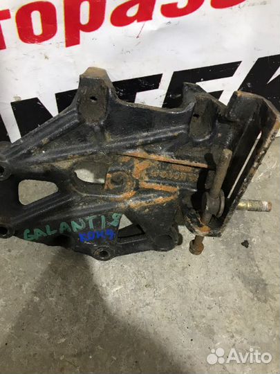 Кронштейн кондиционера Mitsubishi Galant 1.8 2000