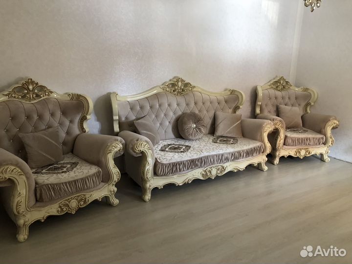 Диваны и кресло бу