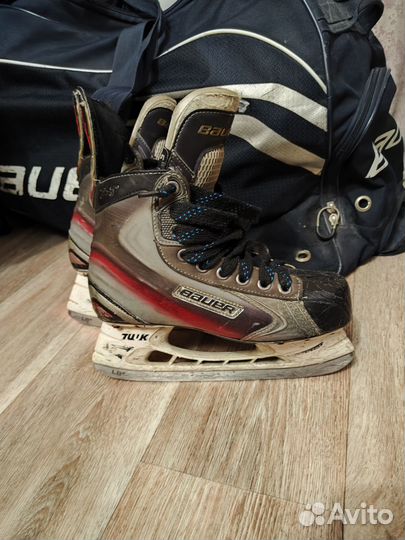 Хоккейные коньки bauer