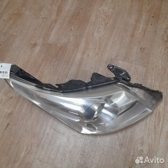 Фара галоген правая Toyota Avensis 3 T270