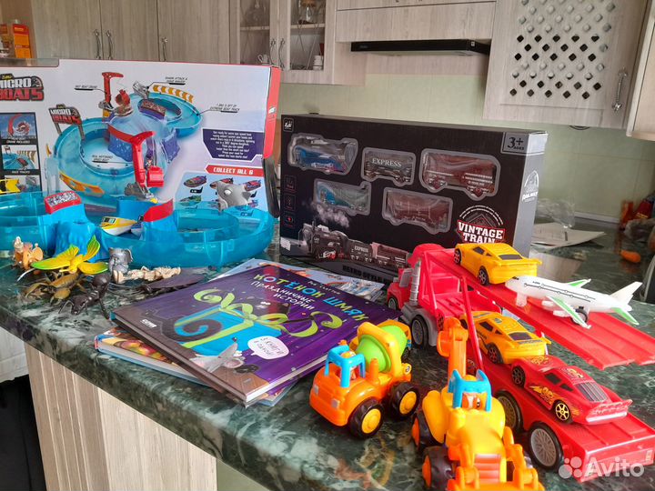 Классные игрушки пакетом для мальчика