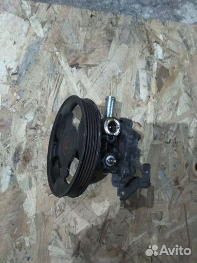 Насос гура Митсубиси Лансер 9