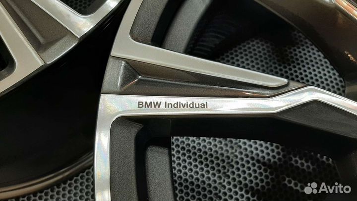 Оригинальные диски BMW X7 G07 R22 758 стиль 4шт