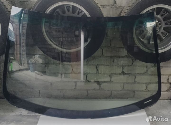 Лобовое стекло Toyota Camry 40