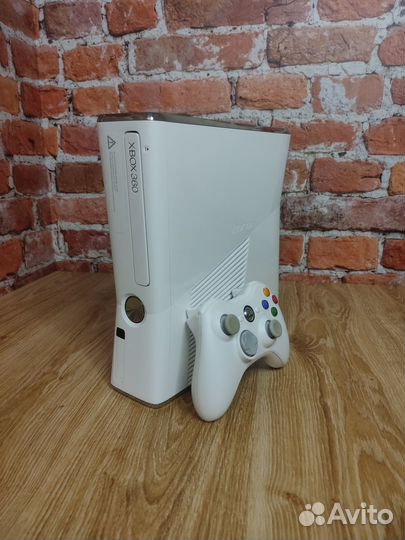 Прошитый Freeboot белый Xbox 360 Slim 500GB + игры