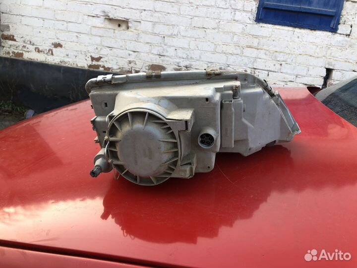 Фары передние Opel Omega A