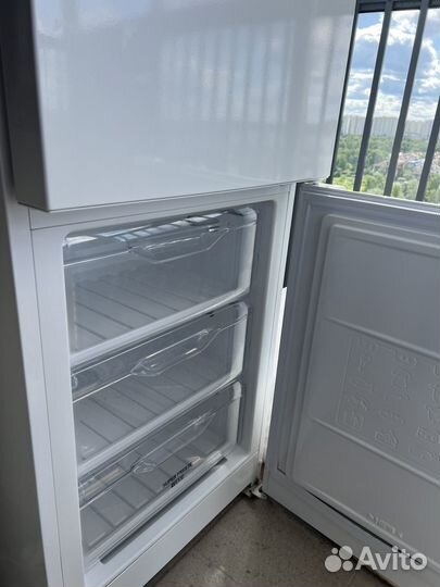 Холодильник Indesit