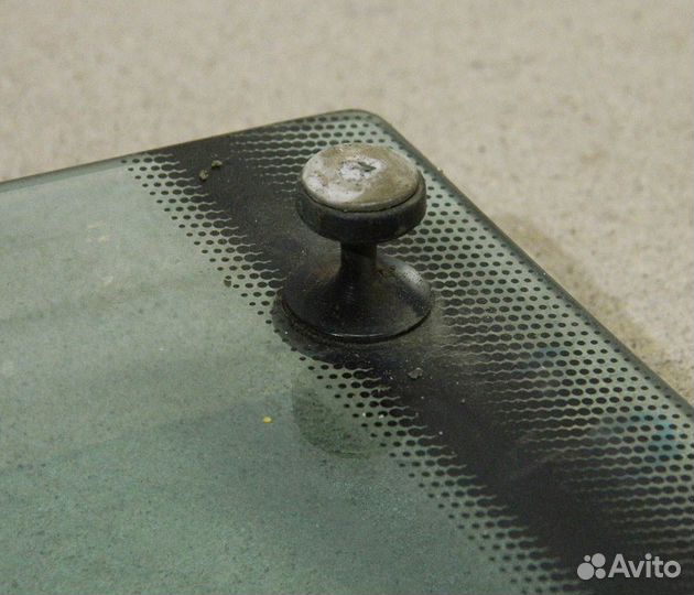 Стекло двери задней левой Audi 80 B3