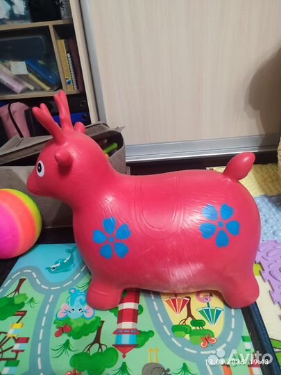 Надувной попрыгун олень