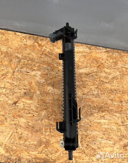 Радиатор охлаждения двигателя передний Kia Soul PS