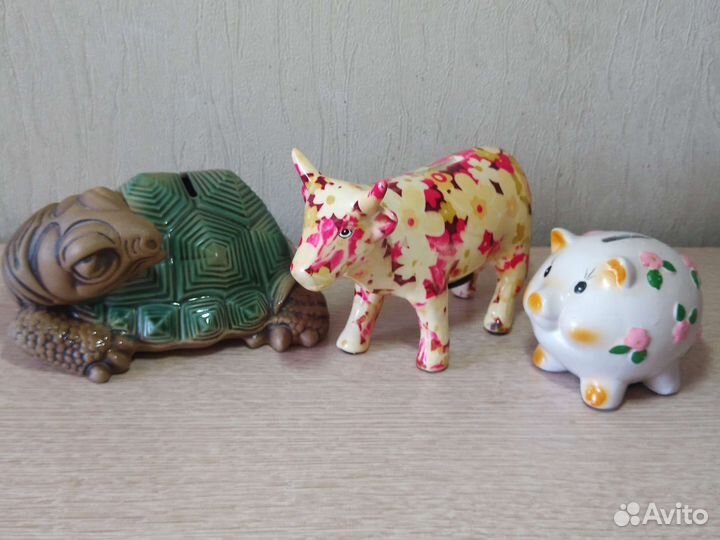 Копилки, подсвечники, магниты