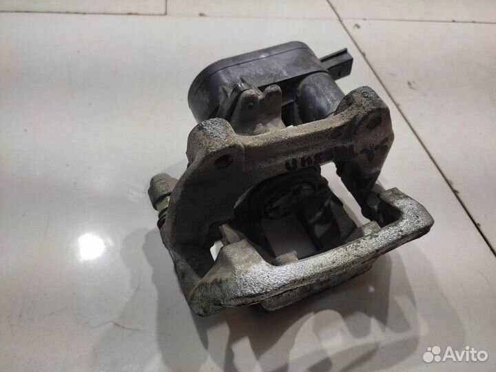 Суппорт (задний, левый) (Hyundai Tucson IV)