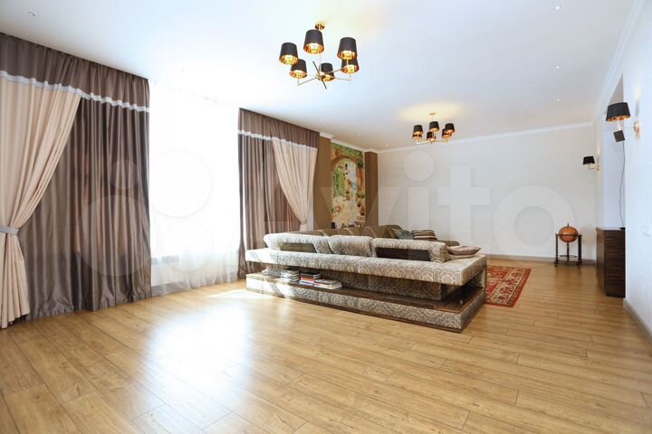 Коттедж 456 м² на участке 19,5 сот.