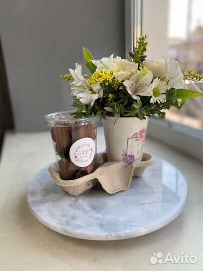 Клубника в шоколаде в стакане / Сцветами