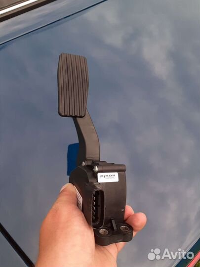 Электропедаль газа priora новая