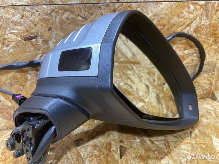 Зеркало наружное правое Audi A4 B9 2016 8W2857410B