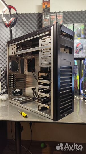 Корпус Lian Li SuperTower