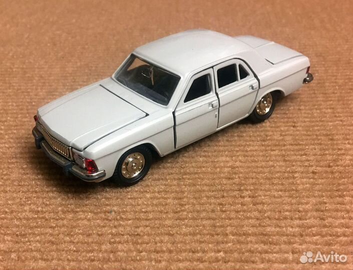 Волга газ-3102 1:43 (газ3102 1/43) СССР 1990 г.в