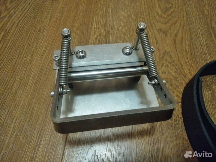 Двоильная машинка для среза кожи