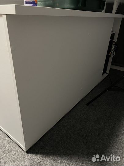 Угловой компьютерный стол Hoff