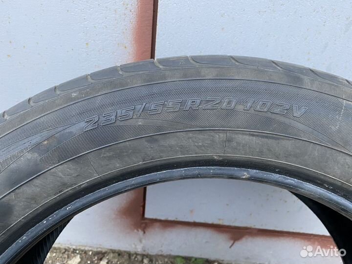 Yokohama Advan Sport V102 235/55 R20