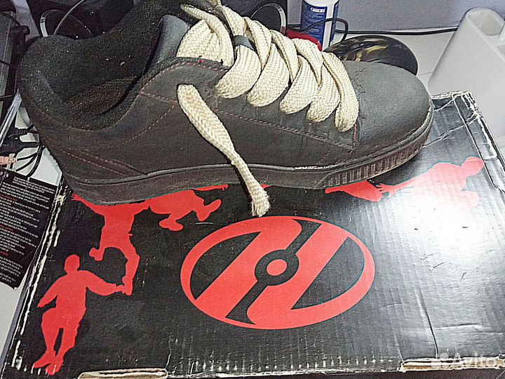 Кроссовки на роликах heelys