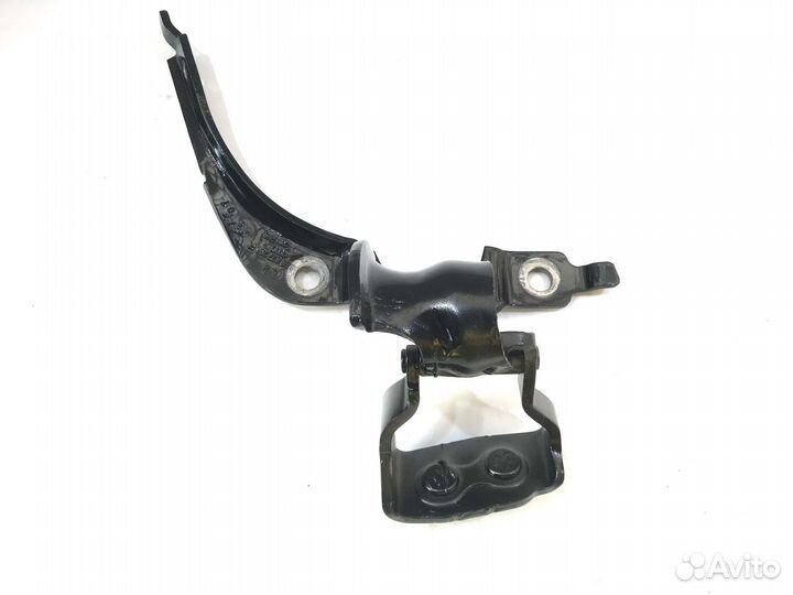 Петля багажника левая Audi A4 B7 Avant