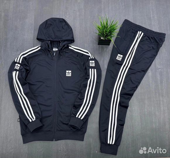 Спортивный костюм adidas