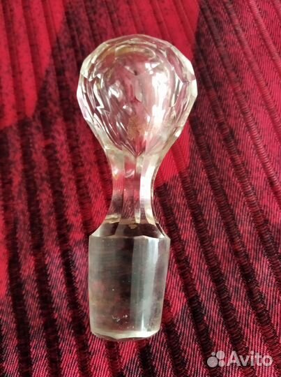 Пробка чешуйкой от графина