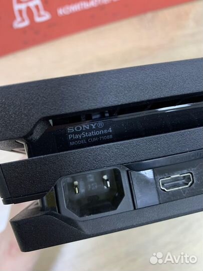 Sony PlayStation 4 Pro 1TB CUH-7108B черная