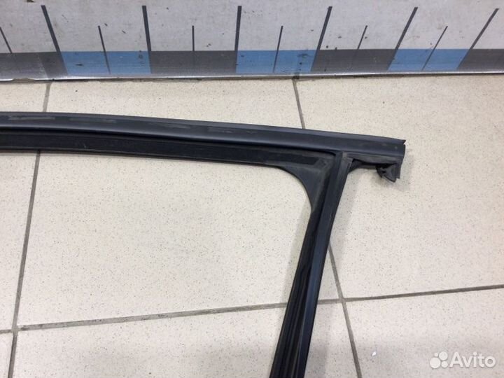 Уплотнитель стекла двери передний левый Chevrolet