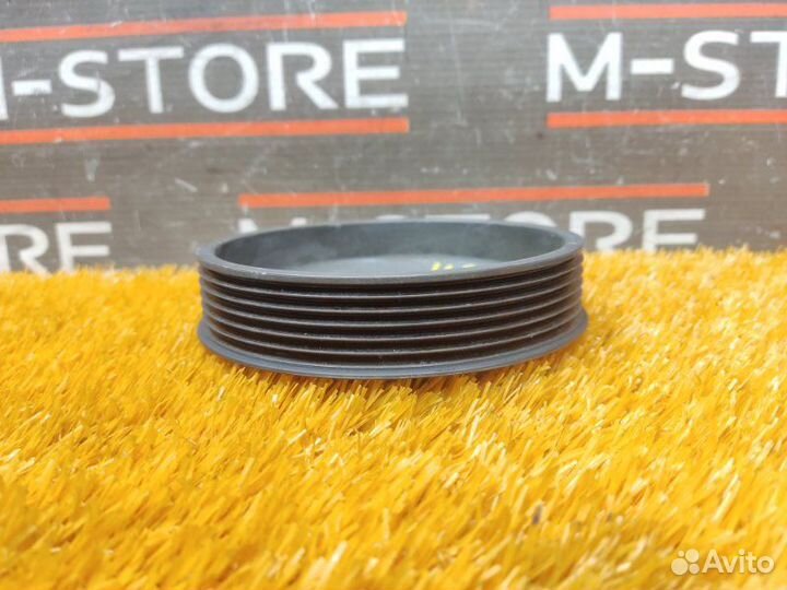 Шкив помпы Bmw 7-Series E66/65 N62B48B 2005