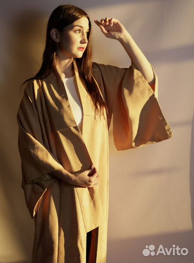 Нежное кимоно с фактурным орнаментом