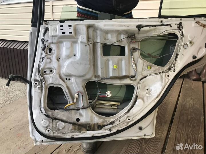 Дверь задняя правая Toyota Corona Premio AT211