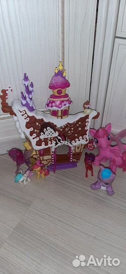 Домик Рапунцель и домик пони