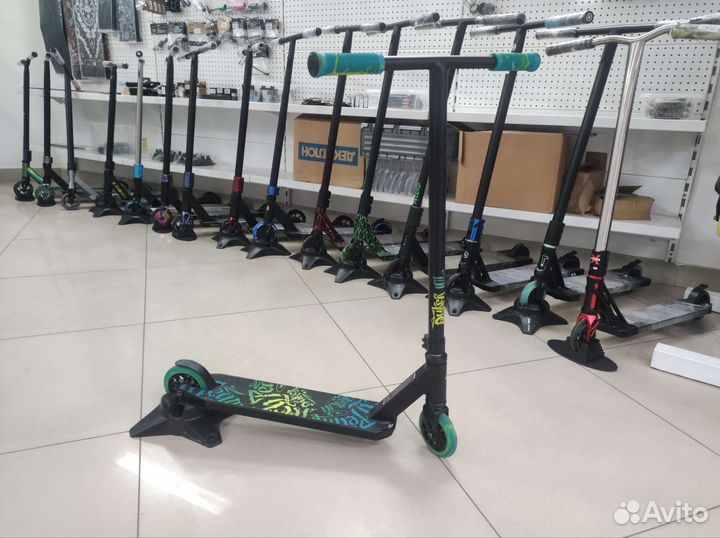 Трюковой самокат новый