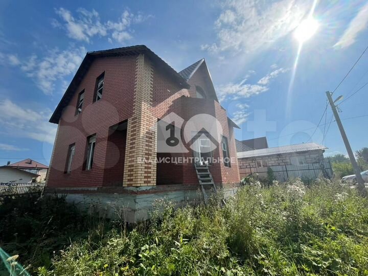 Дом 97,8 м² на участке 8 сот.