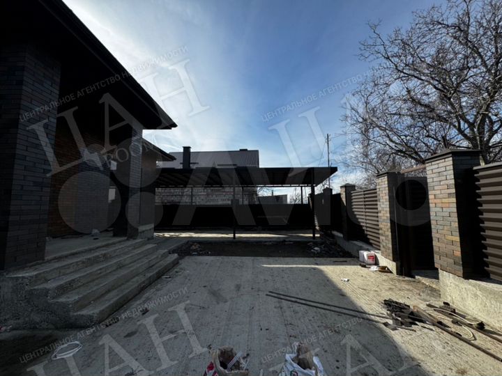 Дом 1486 м² на участке 6,2 сот.