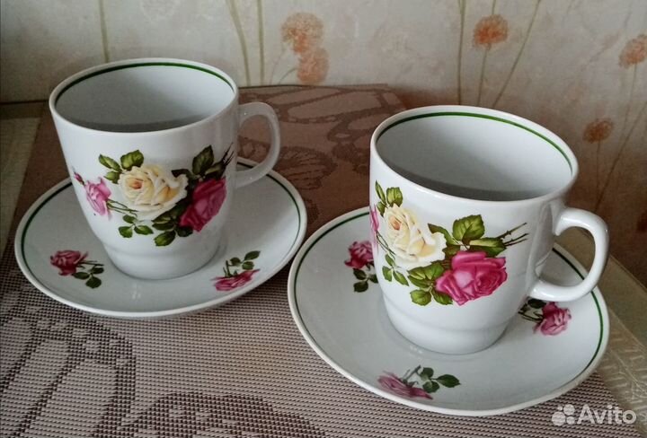 Заварочные чайники, рюмки, чайная пара, кувшин