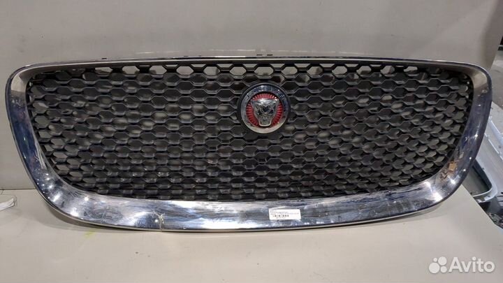 Решетка радиатора Jaguar F-Pace, 2016