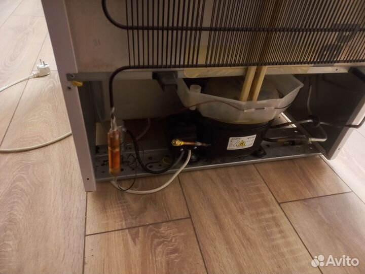 Холодильник на запчасти