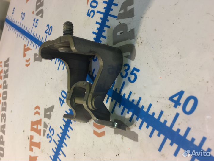 Фольксваген Гольф Петля багажника правая Прав