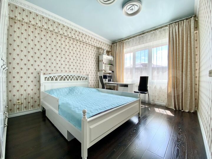 3-к. квартира, 82 м², 4/8 эт.