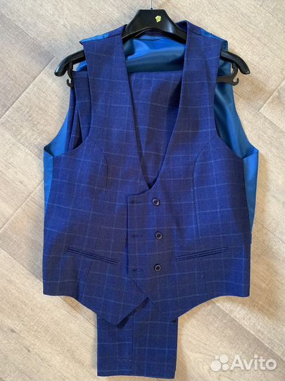 Строгий костюм мужской