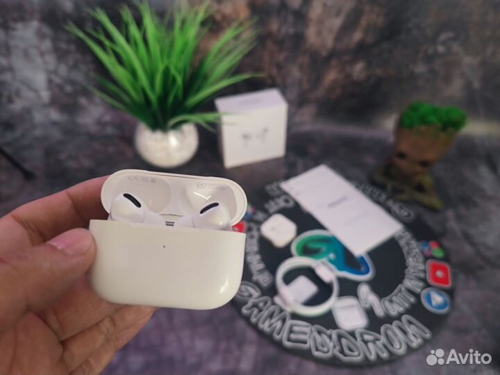 Airpods pro с гравировкой запакованные