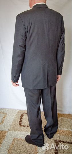 Boss костюм. 52 размер